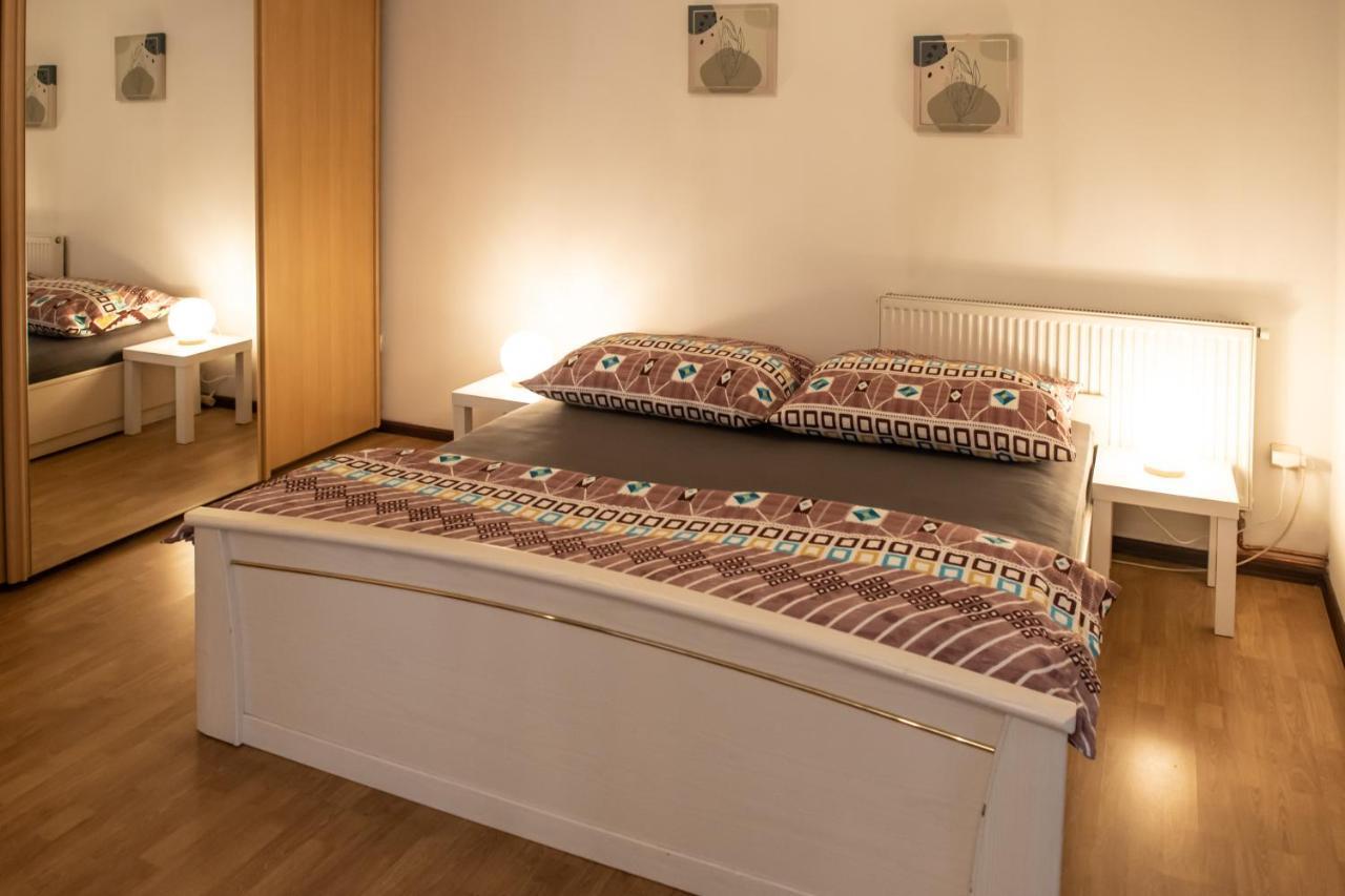 Podkrovni Apartman S Vyhledem Na Namesti Lomnice nad Luznici Экстерьер фото