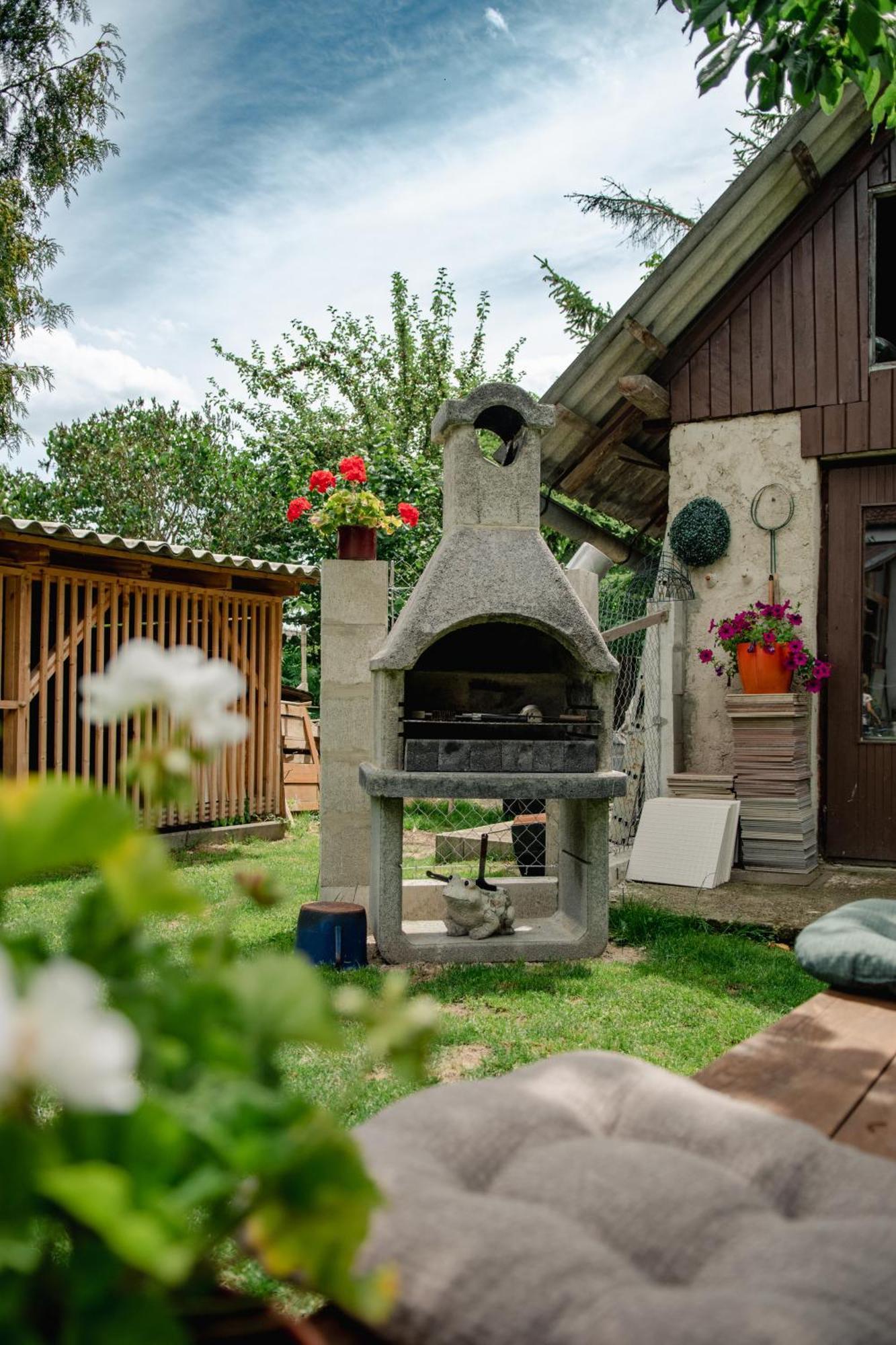 Podkrovni Apartman S Vyhledem Na Namesti Lomnice nad Luznici Экстерьер фото